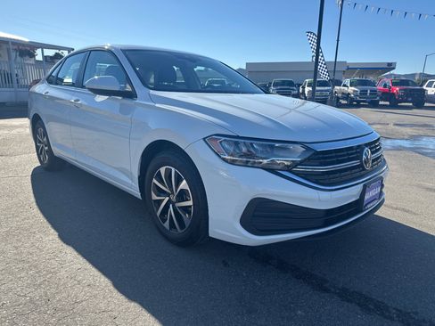 Used 2024 Volkswagen Jetta S image 7