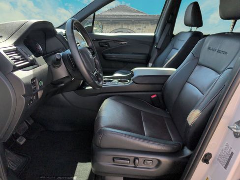 Used 2025 Honda Passport Black Edition image 12