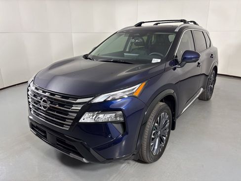 Certified 2025 Nissan Rogue Platinum w/ Platinum Premium Package image 4