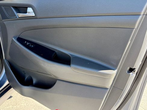 Used 2017 Hyundai Tucson SE image 13