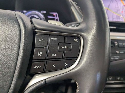 Used 2020 Lexus ES 300h w/ Accessory Package FWD image 18