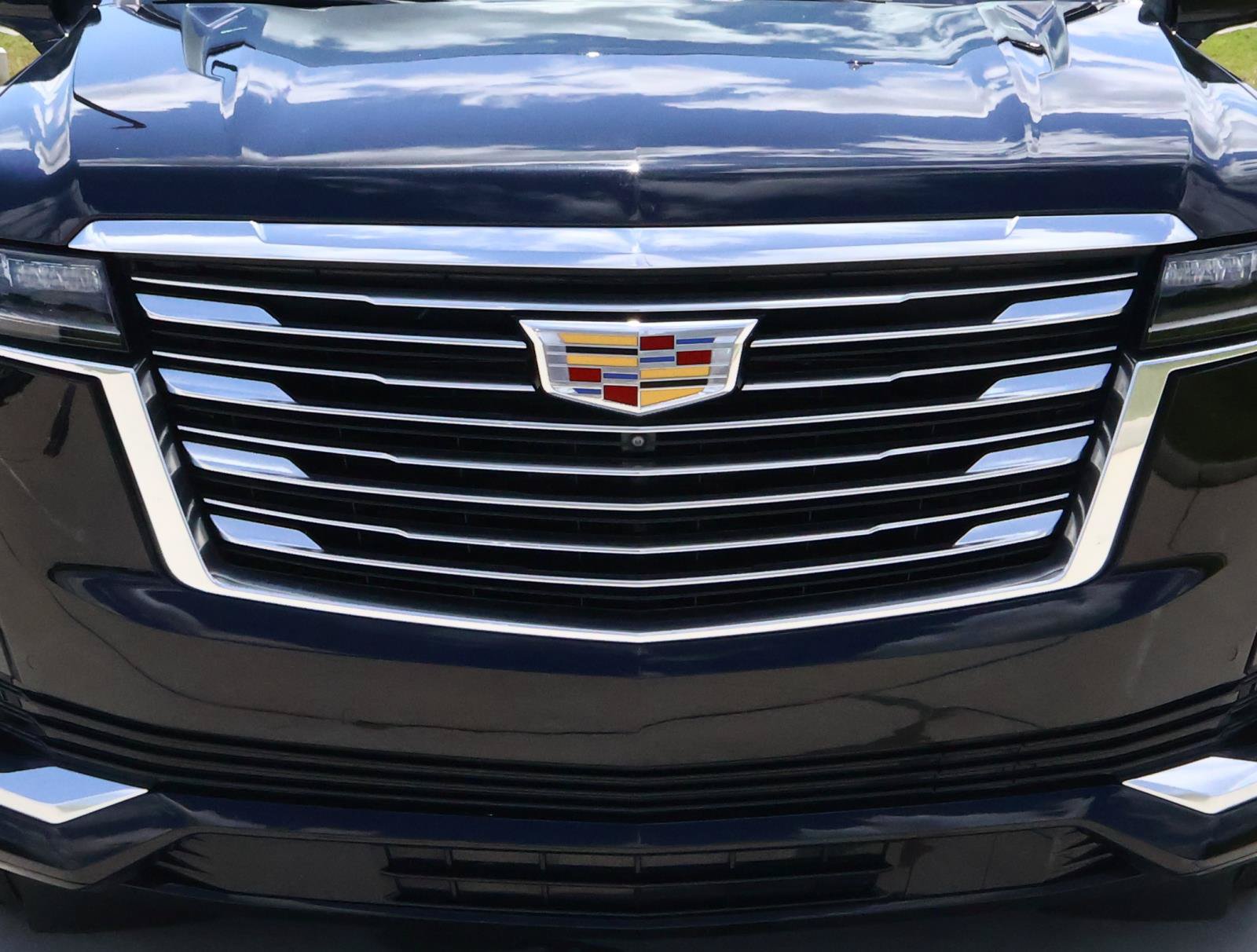Certified 2024 Cadillac Escalade ESV Premium Luxury Platinum AWD/4WD image 8