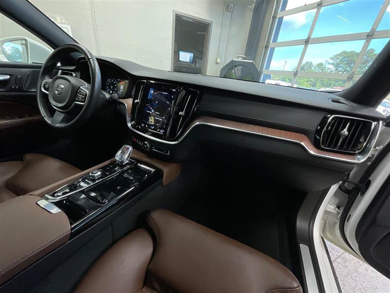 Used 2021 Volvo S60 T8 Inscription AWD/4WD image 32