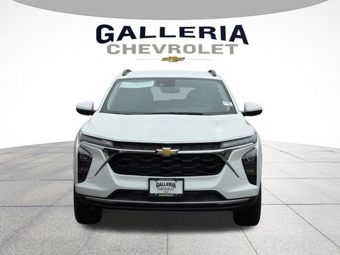 New 2026 Chevrolet Trax LT image 3