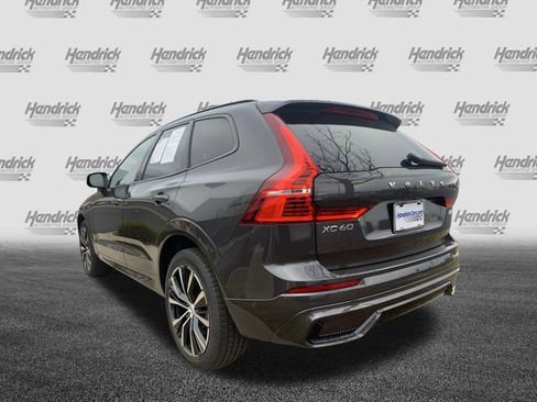 Used 2025 Volvo XC60 B5 Plus image 8