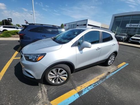 Certified 2020 Buick Encore Preferred FWD image 2
