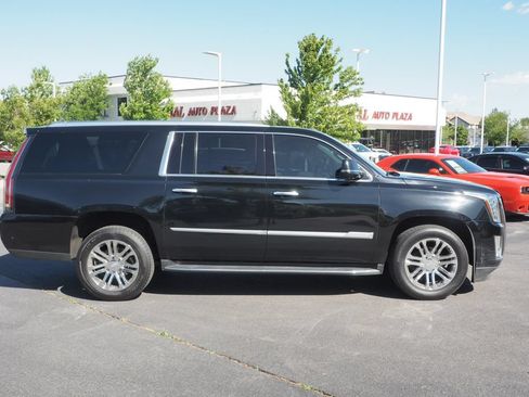 Used 2020 Cadillac Escalade ESV 4WD image 8