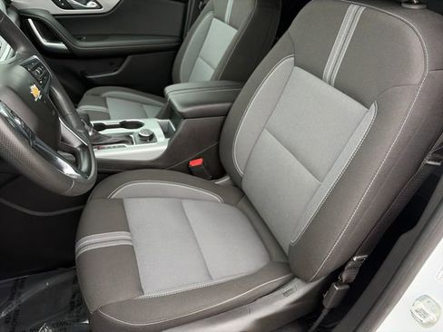Used 2025 Chevrolet Blazer LT image 34