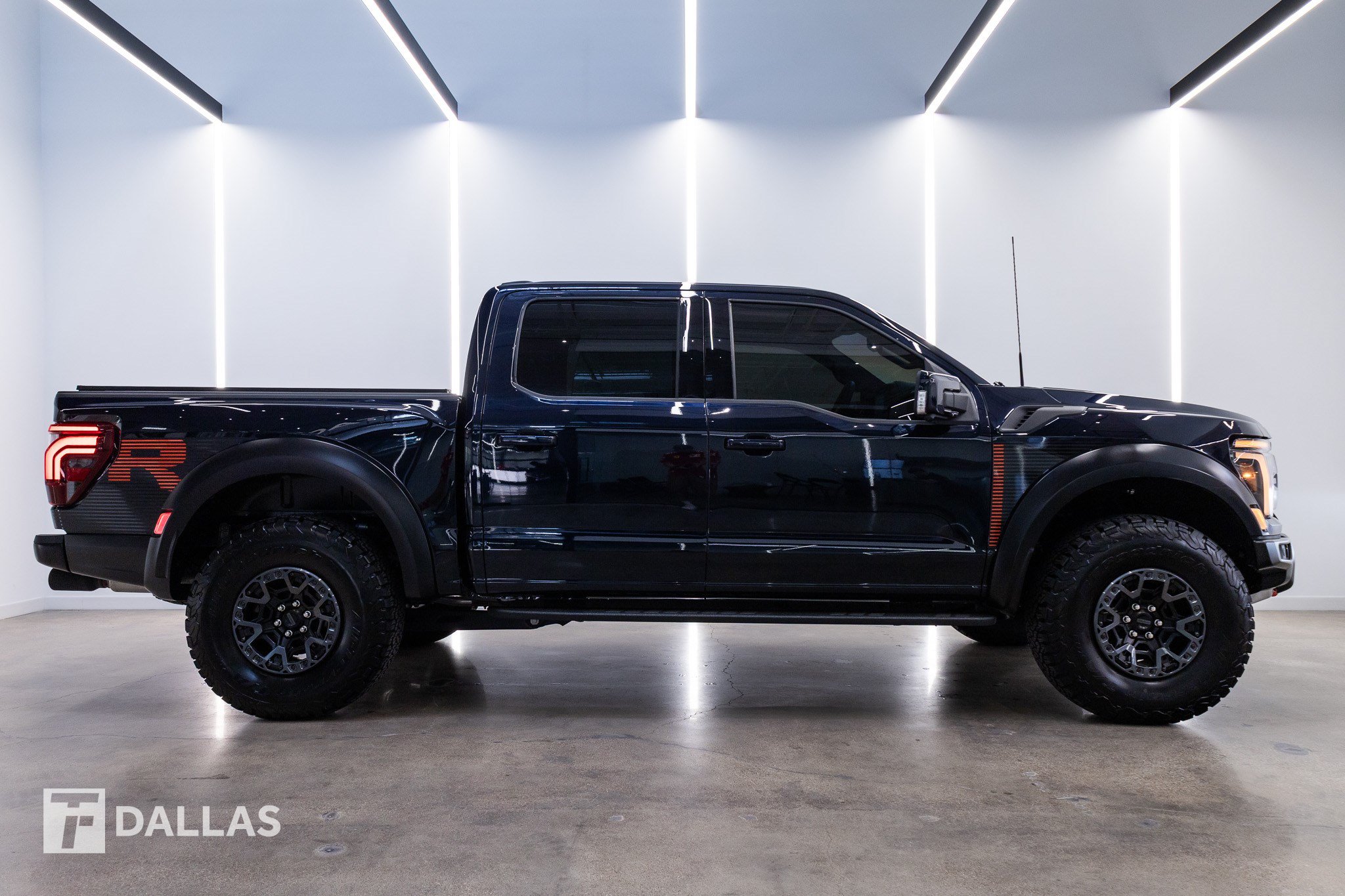 Used 2026 Ford F150 Raptor w/ Equipment Group 803A Raptor R AWD/4WD image 17