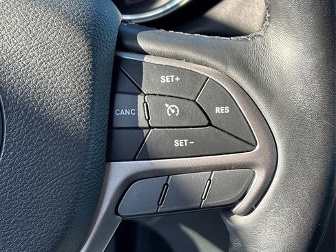 Used 2020 Jeep Grand Cherokee Laredo w/ Quick Order Package 2BN North image 26