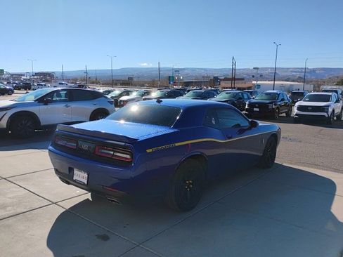 Used 2019 Dodge Challenger SXT image 5