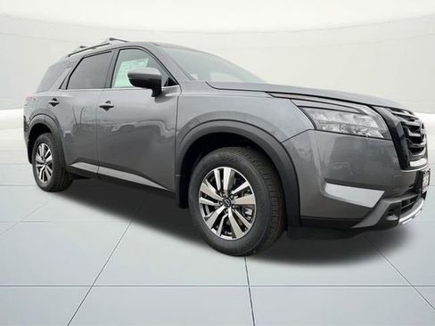 New 2025 Nissan Pathfinder SL w/ Black Appearance Package image 7
