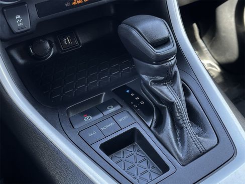 Used 2024 Toyota RAV4 XLE image 17