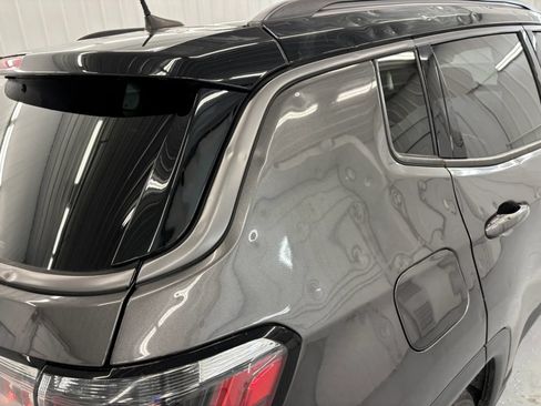 Used 2019 Jeep Compass Trailhawk w/ Cold Weather Group AWD/4WD image 23