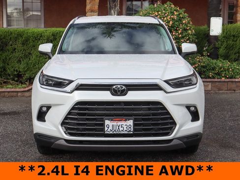 Used 2024 Toyota Grand Highlander Limited image 3