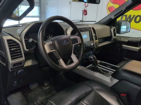 Used 2019 Ford F150 Lariat w/ Equipment Group 502A Luxury AWD/4WD image 8
