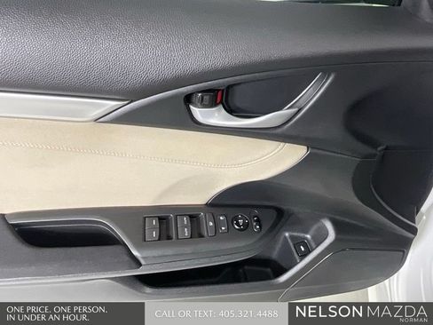 Used 2019 Honda Civic EX image 17