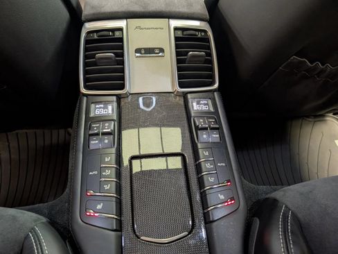 Used 2015 Porsche Panamera GTS AWD/4WD image 23