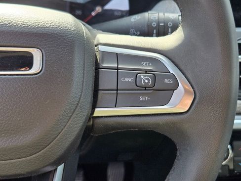 Certified 2024 Jeep Compass Latitude image 13