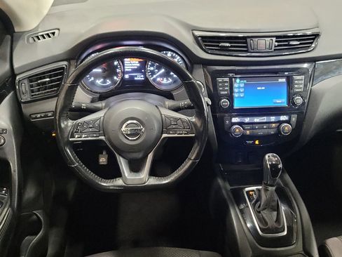 Used 2018 Nissan Rogue Sport SV w/ SV Technology Package AWD/4WD image 22