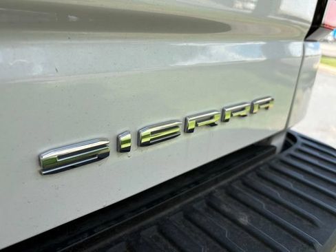 Used 2025 GMC Sierra 1500 Denali AWD/4WD image 9
