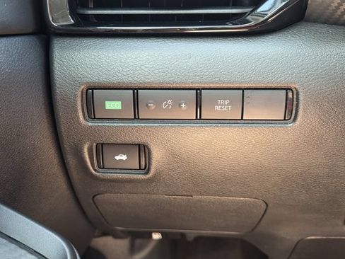 Used 2024 Nissan Sentra SV FWD image 22