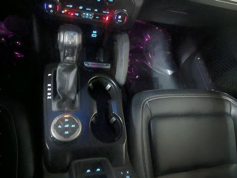 Used 2025 Ford Bronco Badlands AWD/4WD image 13