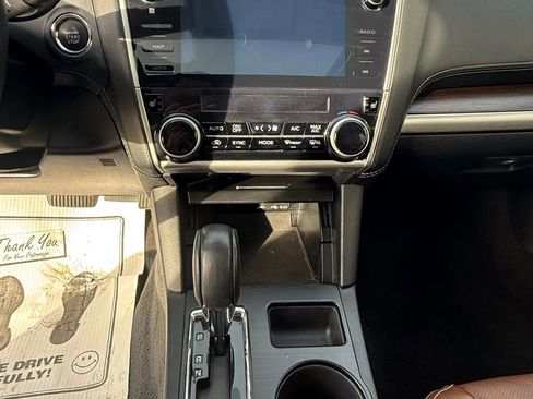 Used 2019 Subaru Outback 3.6R Touring image 14
