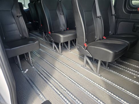 Used 2024 Mercedes-Benz Sprinter 3500 image 2