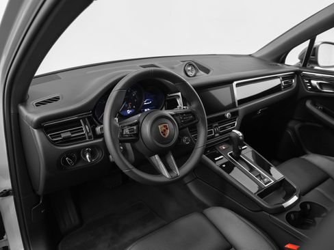 New 2026 Porsche Macan Turbo image 4