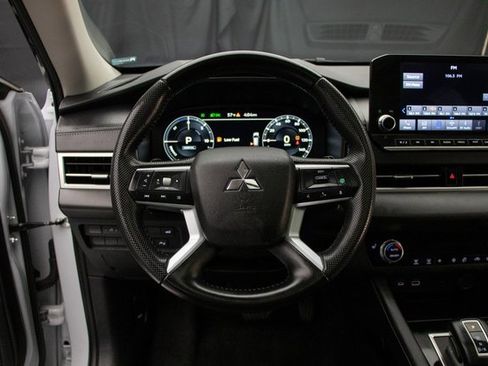 Used 2024 Mitsubishi Outlander SE image 28