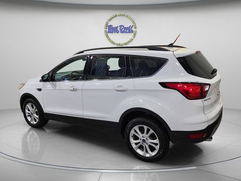 Used 2019 Ford Escape SEL image 3