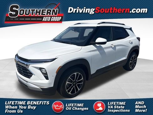Used 2024 Chevrolet TrailBlazer LT FWD image 1