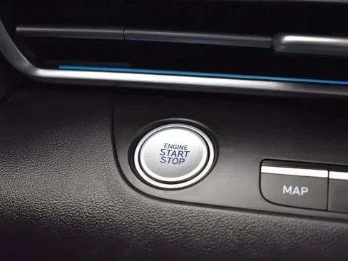 Used 2024 Hyundai Elantra Limited FWD image 29