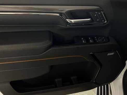 Used 2024 GMC Sierra 2500 AT4 w/ AT4 Premium Plus Package image 25