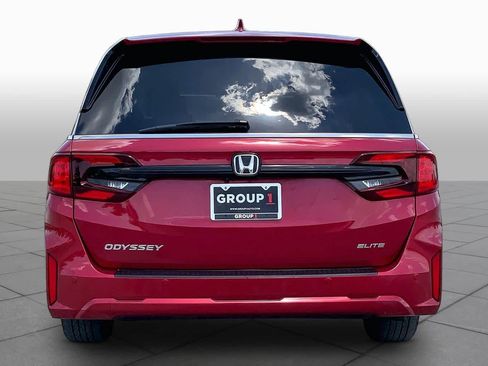 Used 2025 Honda Odyssey Elite image 5