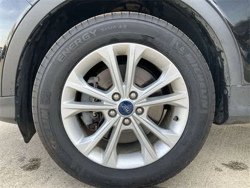 Used 2019 Ford Escape SE image 12