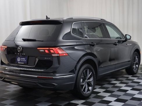 Used 2023 Volkswagen Tiguan SE AWD/4WD image 16