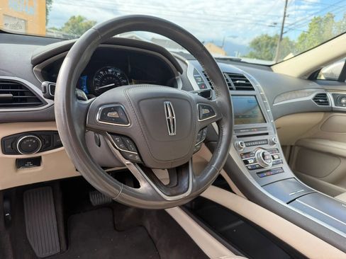 Used 2018 Lincoln MKZ Reserve w/ Technology Package FWD image 11