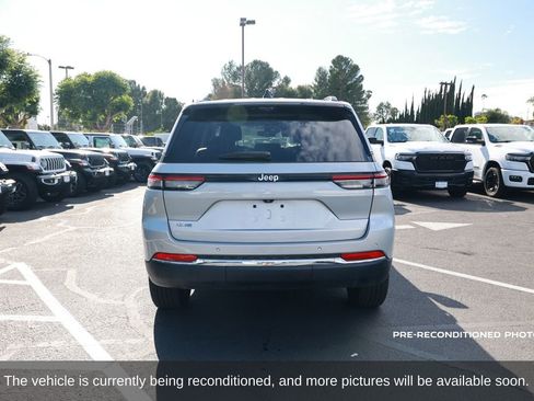 Used 2022 Jeep Grand Cherokee Limited 4xe w/ Luxury Tech Group II AWD/4WD image 4