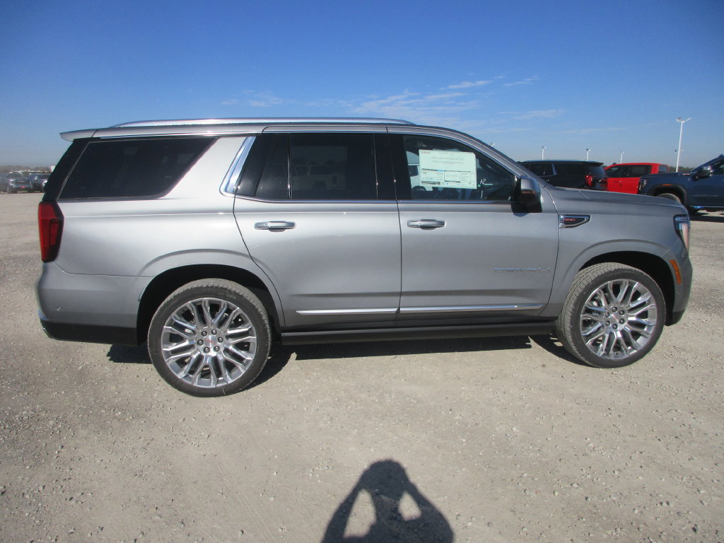 New 2027 GMC Yukon Denali w/ Sun & Power Step Package AWD/4WD image 3