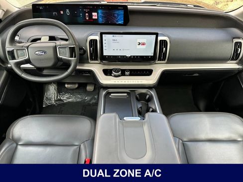 Used 2025 Ford Expedition Active AWD/4WD image 16