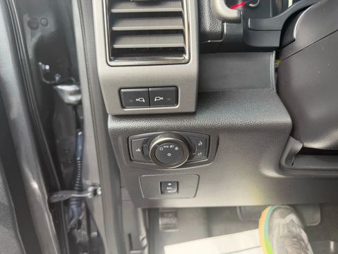 Used 2018 Ford F150 Raptor w/ Equipment Group 802A Luxury image 15