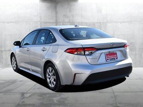 Used 2025 Toyota Corolla LE image 7