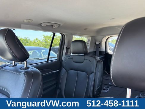 Used 2023 Jeep Grand Cherokee L Limited w/ Luxury Tech Group II AWD/4WD image 16