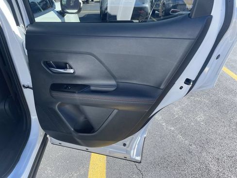 Used 2025 Nissan Kicks SR w/ SR Premium Package AWD/4WD image 37