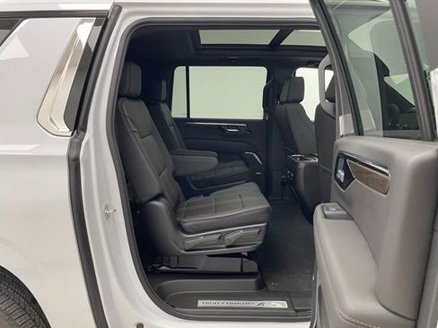 New 2026 Chevrolet Suburban High Country AWD/4WD image 15