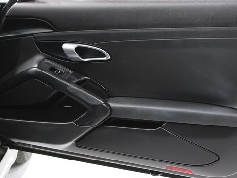 Used 2021 Porsche 718 Boxster w/ Premium Package RWD image 28