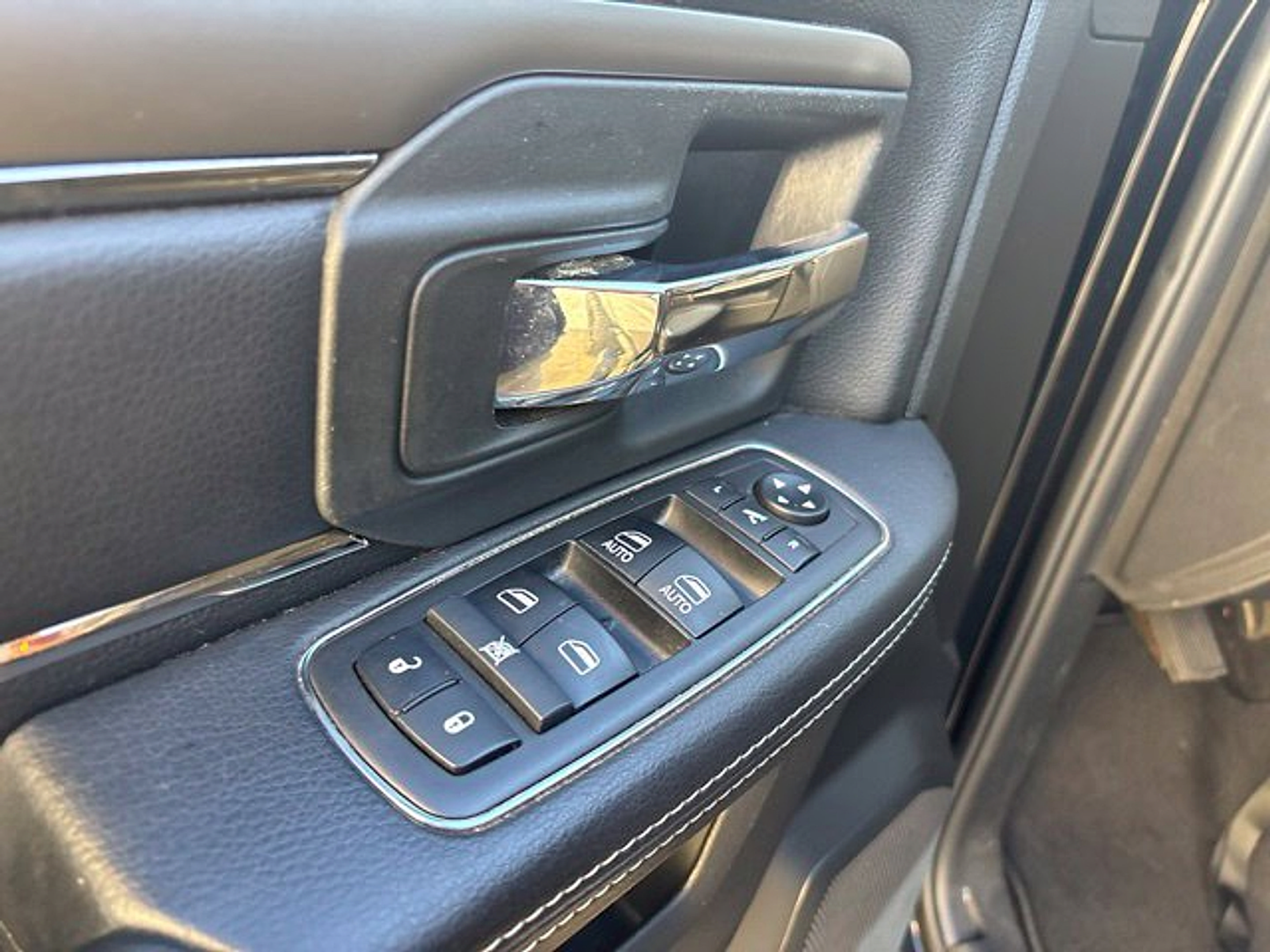 Used 2017 RAM 1500 Sport w/ Convenience Group AWD/4WD image 11