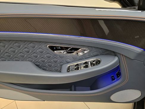 Used 2023 Bentley Continental GT V8 image 26